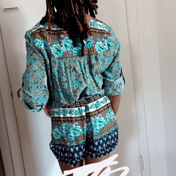 NWT Mimi Chica floral front button Bohemian v-neck romper | Blue green size M - Picture 2 of 7